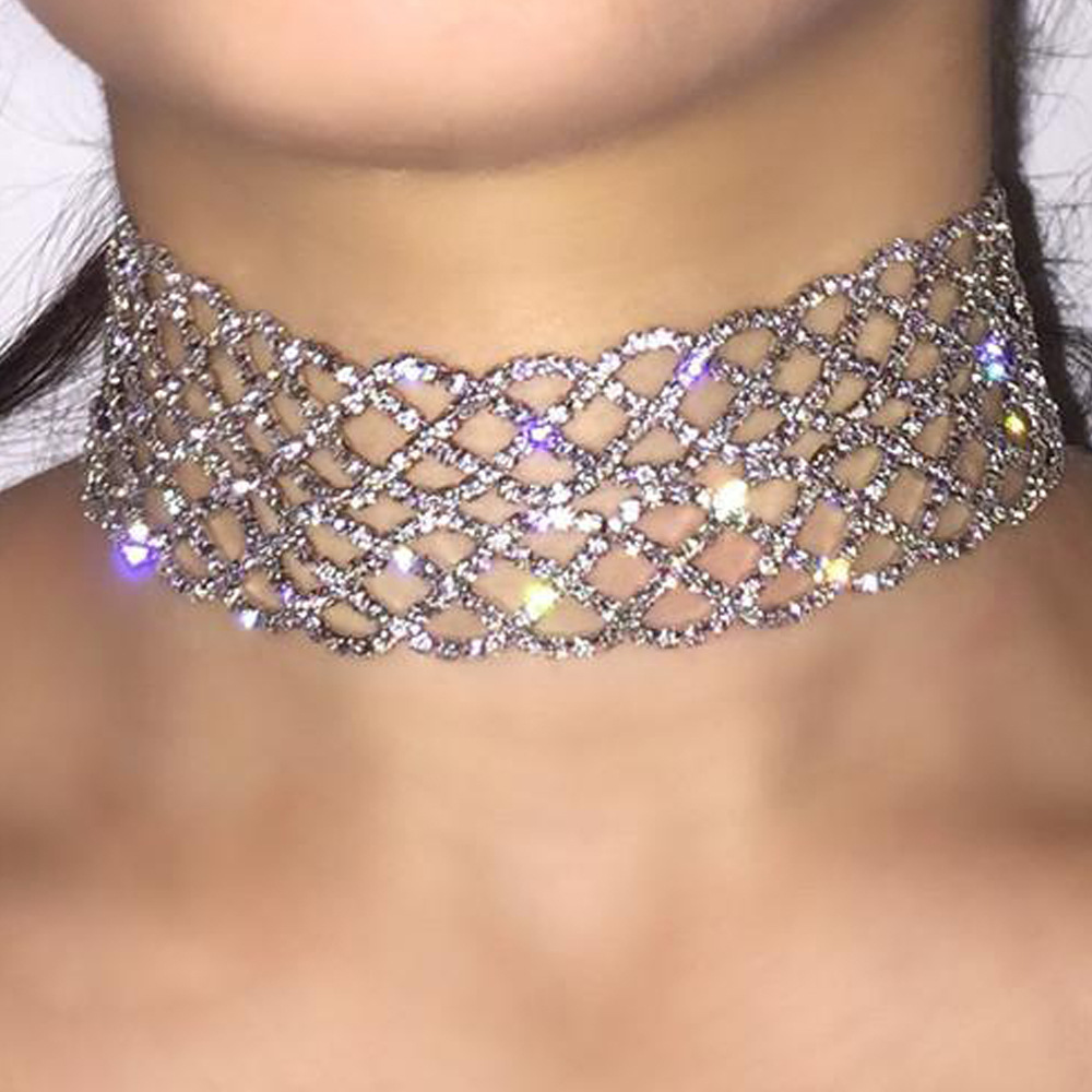 Kalung Berkerah Wanita dengan  - Women Accessories In Amazon ulasan dan harga